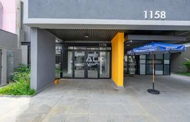 Imagem: O depósito possui 1 Vaga na garagem, 200m² de Área e está