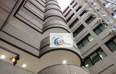 Imagem: O depósito possui 5 Vagas na garagem, 1578m² de Área e está