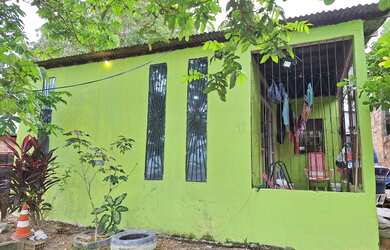 Imagem: A casa possui 3 Dormitórios, 2 Banheiros, 280m² de Área e