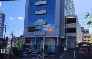 Imagem: O depósito possui 3 Vagas na garagem, 42m² de Área e está