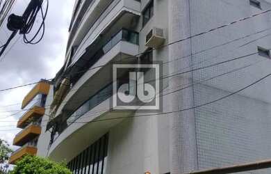 Imagem: O apartamento possui 3 Dormitórios, 3 Banheiros, 2 Vagas na