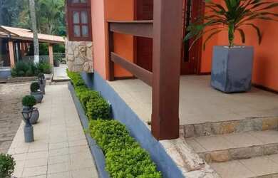 Imagem: A casa possui 3 Dormitórios e está localizado em Centro, Porto