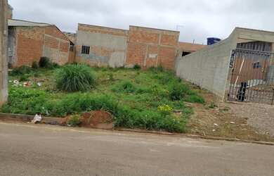 Imagem: O terreno possui 120m² de Área e está localizado em Estados