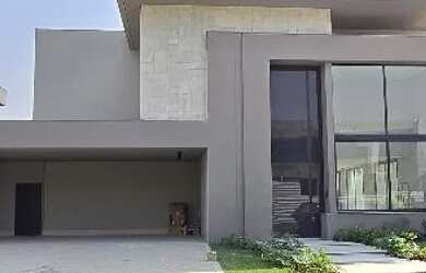 Imagem: A casa em condomínio possui 4 Dormitórios, 5 Banheiros, 5