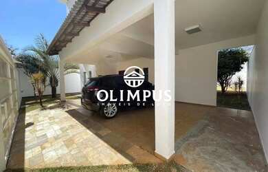 Imagem: A casa possui 3 Dormitórios, 3 Banheiros, 2 Vagas na garagem