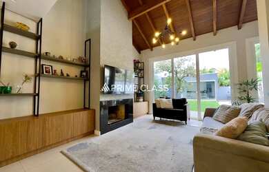 Imagem: A casa possui 3 Dormitórios, 3 Banheiros, 2 Vagas na garagem