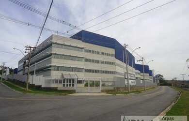 Imagem: O depósito possui 4.882m² de Área e está localizado em