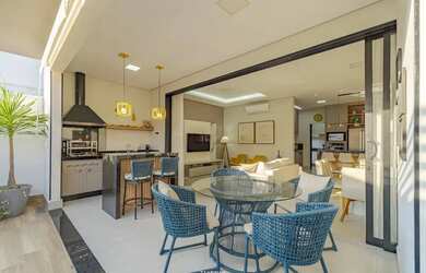 Imagem: A casa em condomínio possui 3 Dormitórios, 3 Banheiros, 2