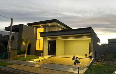 Imagem: A casa em condomínio possui 3 Dormitórios, 4 Banheiros e