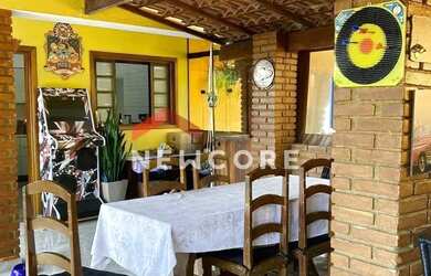 Imagem: A casa possui 5 Dormitórios, 4 Banheiros, 5 Vagas na garagem