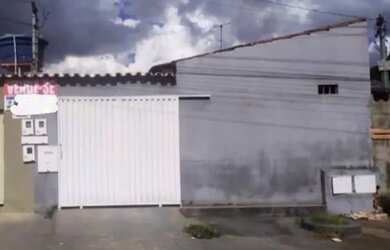 Imagem: A casa possui 1 Dormitório, 1 Banheiro, 1 Vaga na garagem e