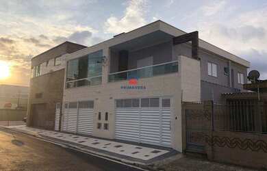 Imagem: A casa possui 3 Dormitórios, 2 Banheiros, 2 Vagas na garagem