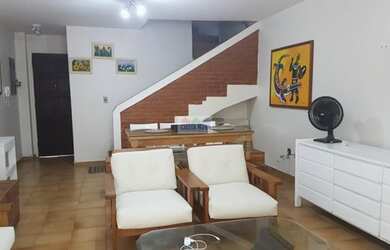 Imagem: A casa possui 2 Dormitórios, 4 Banheiros, 3 Vagas na garagem