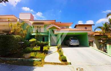 Imagem: A casa em condomínio possui 3 Dormitórios, 5 Banheiros, 4