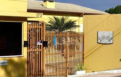 Imagem: O apartamento possui 3 Dormitórios, 1 Banheiro, 2 Vagas na