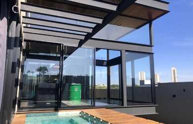 Imagem: A casa possui 2 Dormitórios, 4 Banheiros, 3 Vagas na garagem