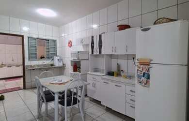 Imagem 3: Casa para venda com 200 metros quadrados com 3 quartos em Residencial...