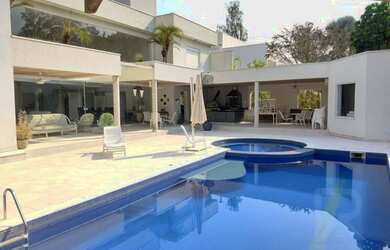 Imagem: A casa para alugar possui 5 Dormitórios, 5 Banheiros, 5 Vagas