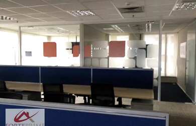 Imagem: O depósito possui 5 Vagas na garagem, 316m² de Área e está