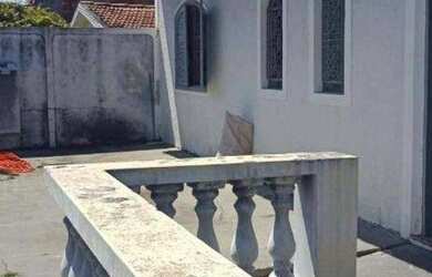 Imagem: A casa possui 5 Dormitórios, 2 Banheiros, 3 Vagas na garagem