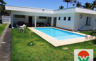 Imagem: A casa possui 5 Dormitórios, 5 Banheiros, 5 Vagas na garagem