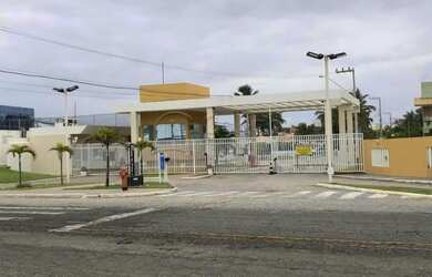 Imagem: A casa em condomínio possui 4 Dormitórios, 2 Banheiros, 4