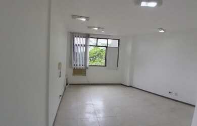 Imagem: A casa possui 1 Dormitório, 1 Banheiro, 1 Vaga na garagem e