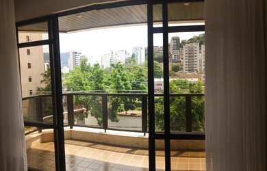 Imagem: O apartamento possui 4 Dormitórios, 4 Banheiros, 2 Vagas na