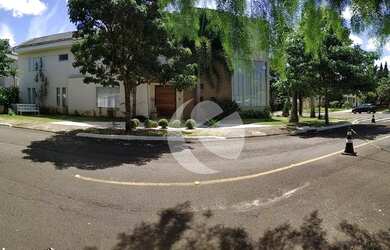 Imagem: A casa em condomínio possui 5 Dormitórios, 5 Banheiros, 5