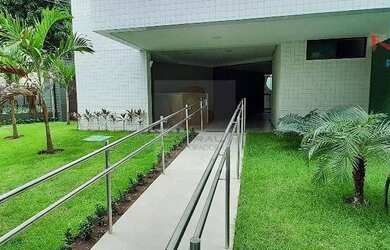 Imagem: O apartamento possui 3 Dormitórios, 1 Banheiro, 1 Vaga na garagem