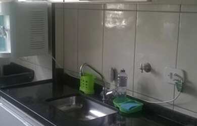 Imagem: O apartamento possui 2 Dormitórios, 1 Banheiro, 1 Vaga na garagem