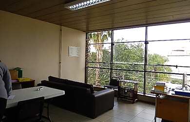 Imagem: O depósito possui 5 Vagas na garagem, 310m² de Área e está