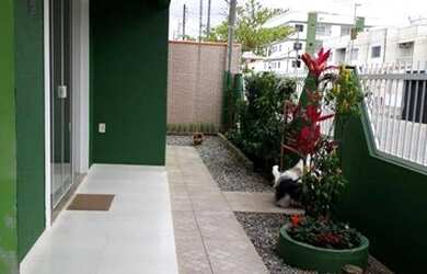 Imagem: A casa possui 3 Dormitórios, 2 Banheiros, 2 Vagas na garagem