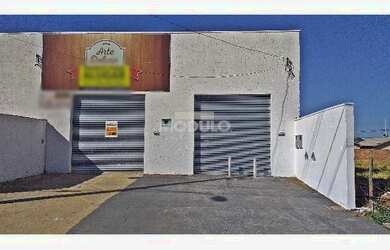 Imagem: O depósito possui 118m² de Área e está localizado em Loteamento