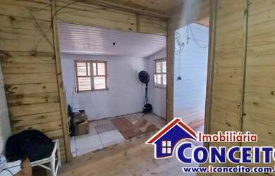 Imagem 13: C607 - Residência mista em região de moradores no balneário Albatroz