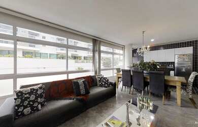 Imagem: O apartamento possui 4 Dormitórios, 5 Banheiros, 233m² de