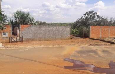 Imagem: O terreno possui 366m² de Área e está localizado em Nova