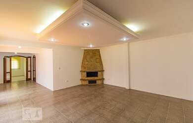 Imagem: A casa possui 3 Dormitórios, 3 Banheiros, 3 Vagas na garagem