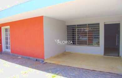 Imagem: O depósito possui 5 Vagas na garagem, 177m² de Área e está