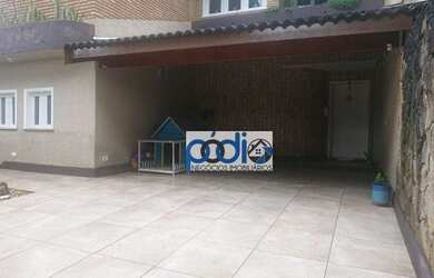 Imagem: A casa possui 3 Dormitórios, 4 Banheiros, 4 Vagas na garagem