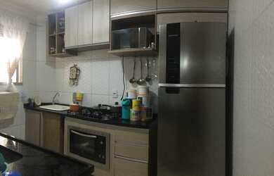 Imagem: O apartamento possui 2 Dormitórios, 1 Banheiro, 1 Vaga na garagem