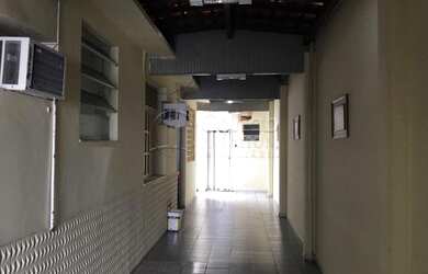 Imagem: O depósito possui 5 Vagas na garagem, 629m² de Área e está