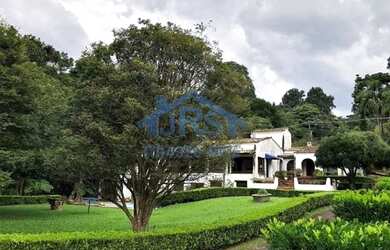 Imagem: A casa em condomínio possui 4 Dormitórios, 5 Banheiros, 5