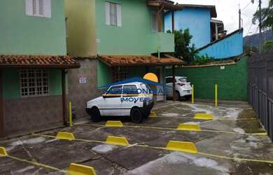 Imagem: A casa possui 2 Dormitórios, 2 Banheiros, 1 Vaga na garagem