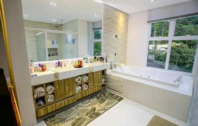 Imagem 8: Casa de luxo para venda no Condomínio Arujazinho I, II e III