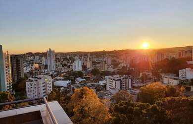 Imagem: O apartamento possui 3 Dormitórios, 1 Banheiro, 2 Vagas na
