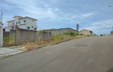 Imagem: O terreno possui 200m² de Área e está localizado em Colina
