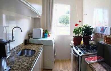 Imagem: O apartamento possui 2 Dormitórios, 1 Banheiro, 1 Vaga na garagem