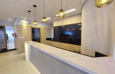 Imagem: O apartamento possui 2 Dormitórios, 2 Banheiros, 2 Vagas na