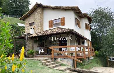 Imagem: A casa em condomínio à venda possui 2 Dormitórios, 3 Banheiros